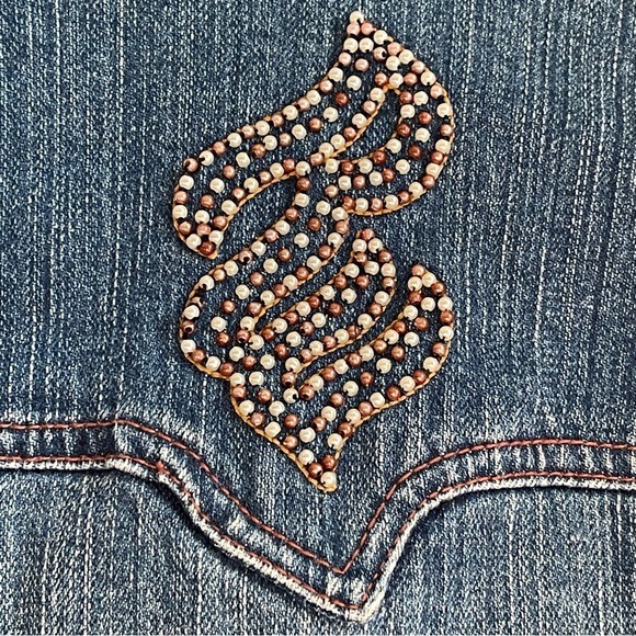 VINTAGE Rocawear Denim Jacket With Custom Beadwork - Picture 3 of 13